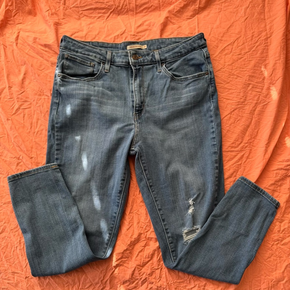 Levi's Women's Light Blue Distressed Skinny Jeans